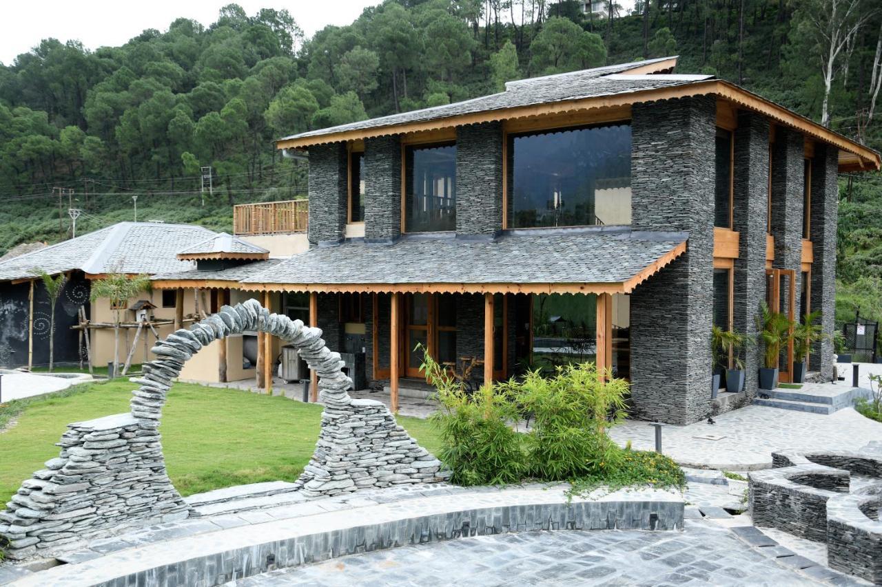 Osho Himalayas Wellness Resort Кангра Экстерьер фото