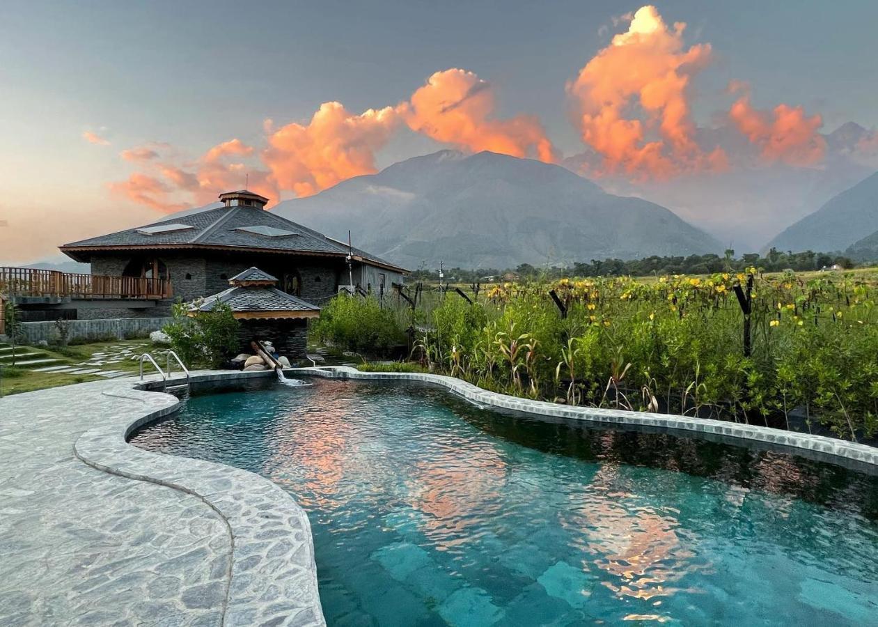 Osho Himalayas Wellness Resort Кангра Экстерьер фото
