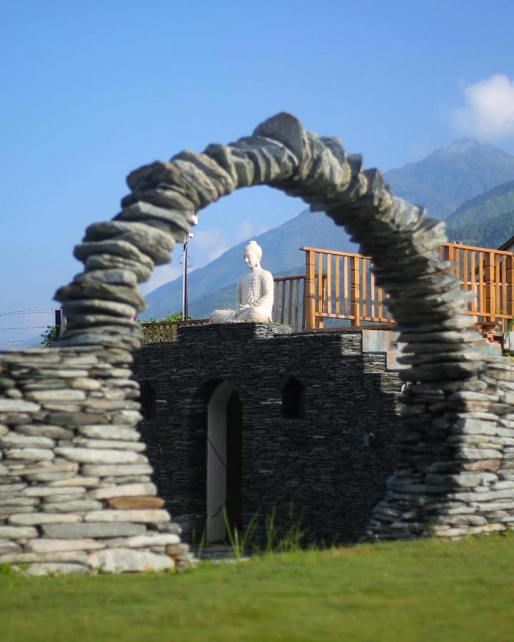Osho Himalayas Wellness Resort Кангра Экстерьер фото