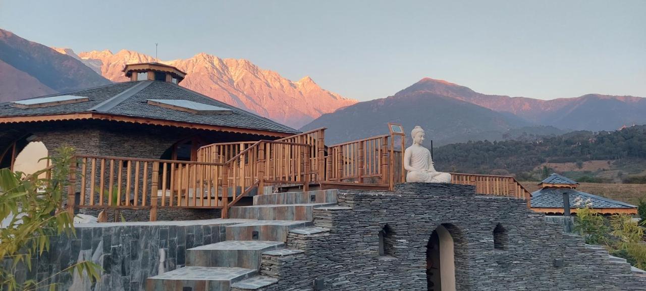Osho Himalayas Wellness Resort Кангра Экстерьер фото