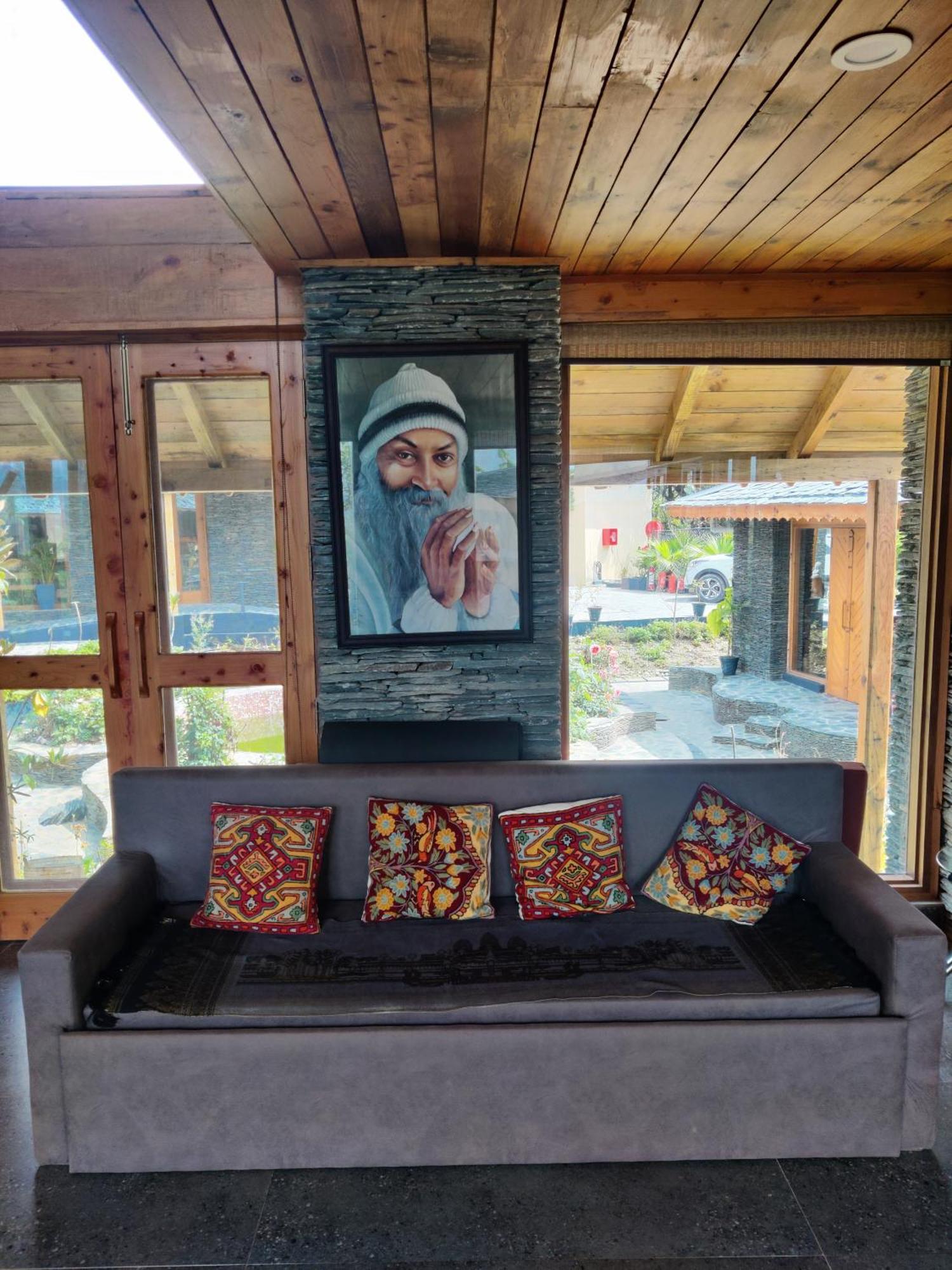 Osho Himalayas Wellness Resort Кангра Экстерьер фото